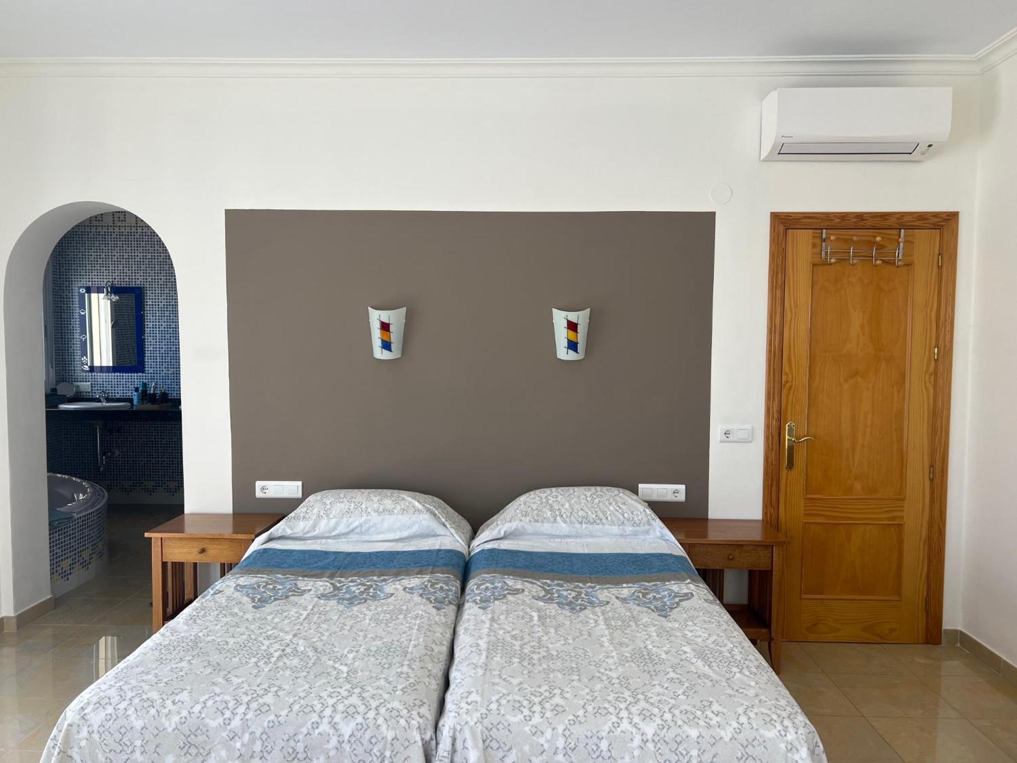 Villa Camakini With Heated Pool And Sea View Arenas (Malaga) Exterior foto