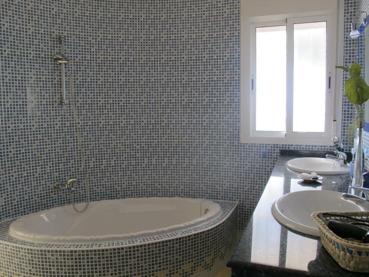 Villa Camakini With Heated Pool And Sea View Arenas (Malaga) Exterior foto