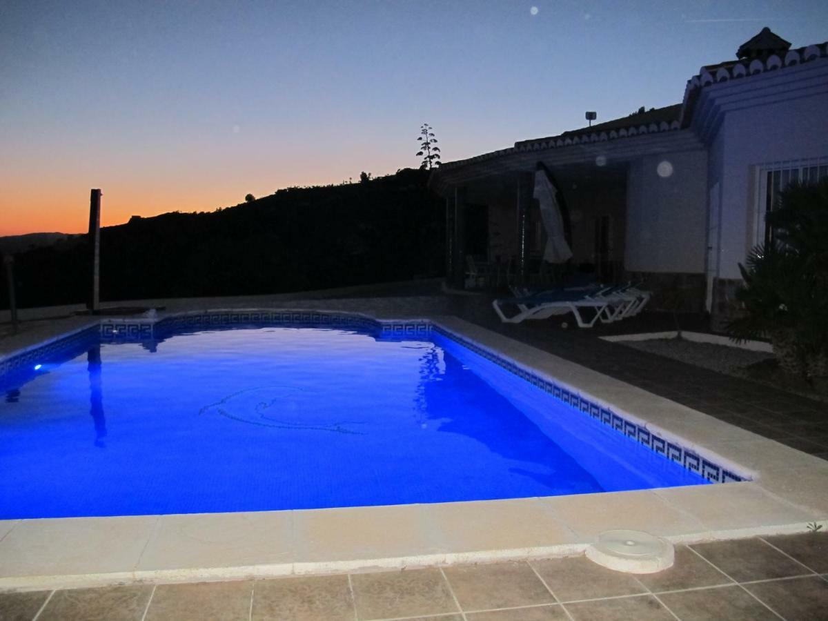 Villa Camakini With Heated Pool And Sea View Arenas (Malaga) Exterior foto