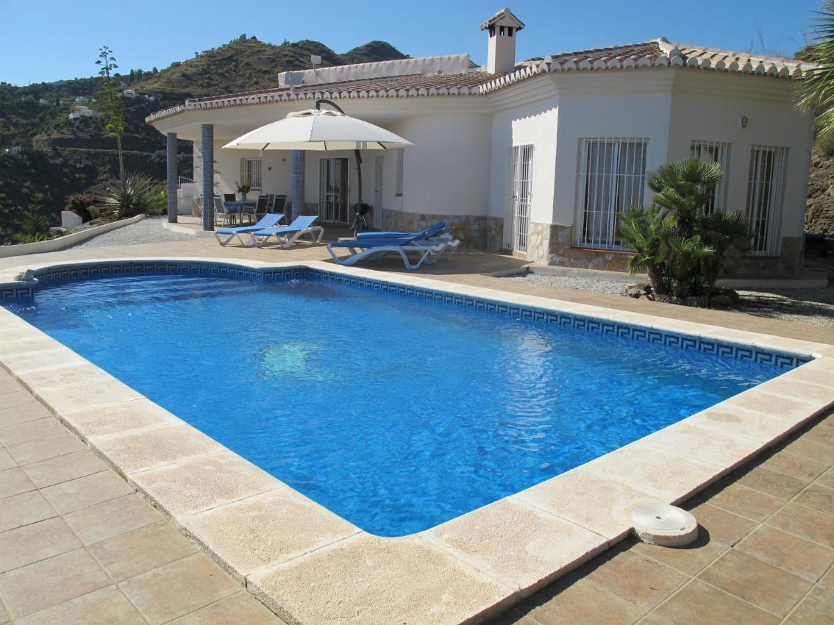 Villa Camakini With Heated Pool And Sea View Arenas (Malaga) Exterior foto